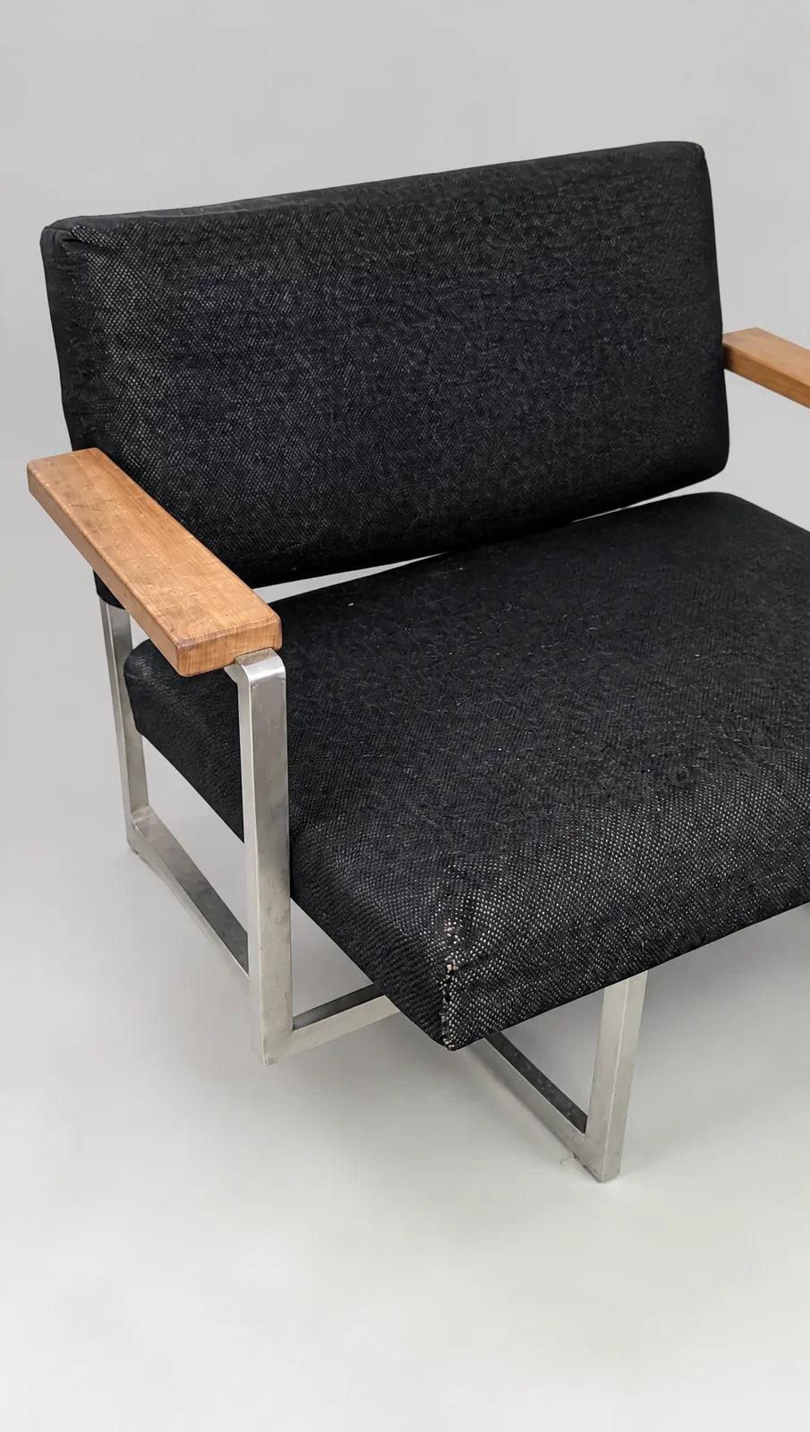 Nahaufnahme des alten Gewebes, das wir durch ein starkes, undehnbares ersetzen | Daybed Lotus Polster Nahaufnahme des alten Gewebes, das wir durch ein starkes, undehnbares ersetzen (Daybed Lotus, Möbelrestauration im Zürcher Oberland)