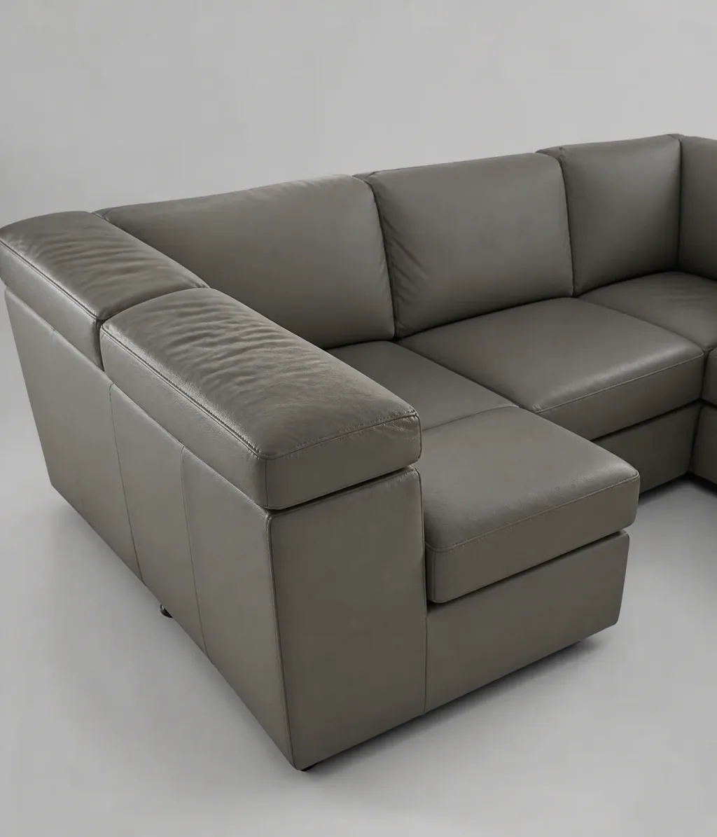 Chaiselongue-Teil mit stehendem Leder, das unangetastet blieb | Ledersofa Polsterreparatur Ledersofa Möbel reparieren: Chaiselongue-Teil mit stehendem Leder, das unangetastet blieb