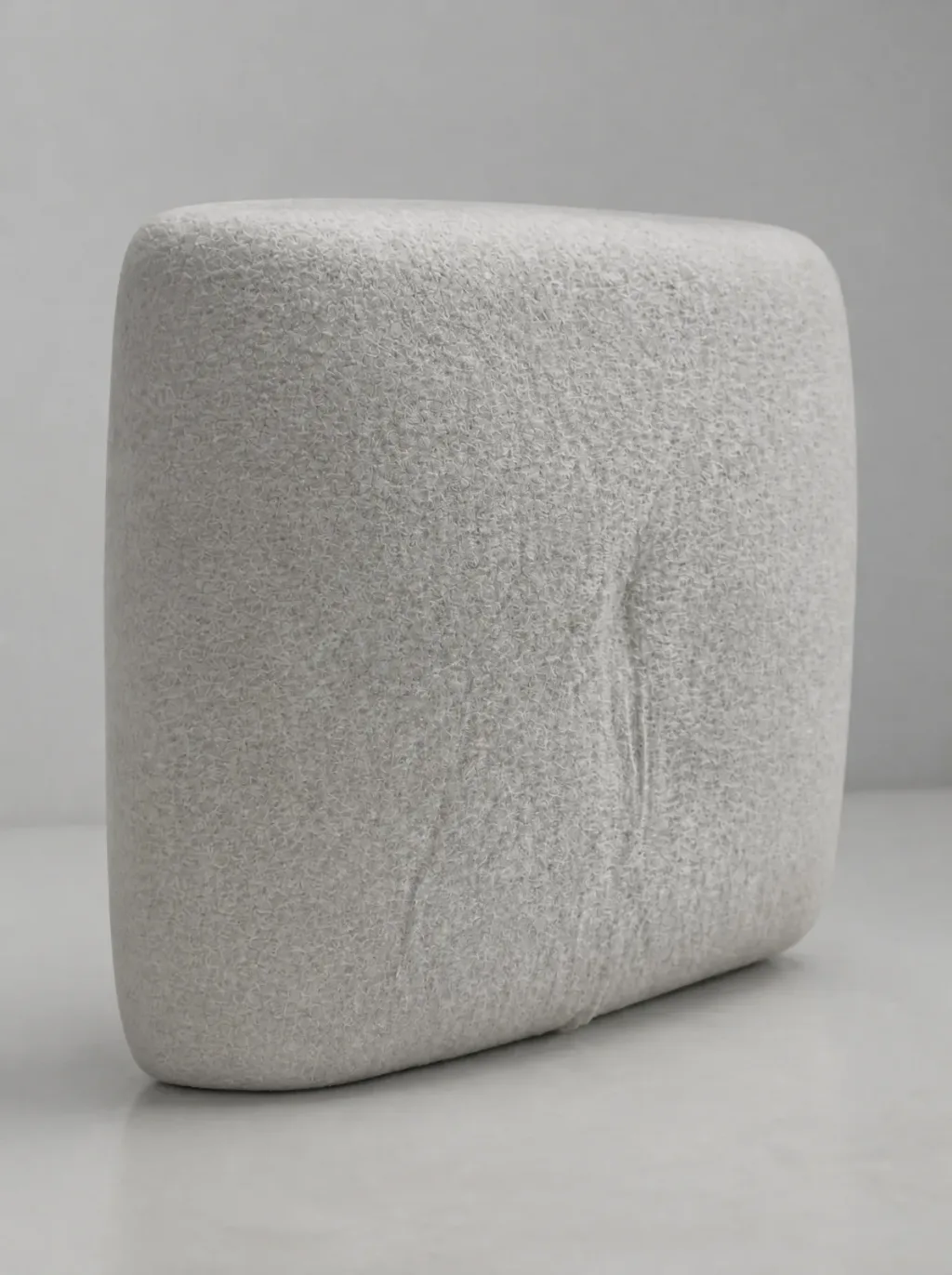 Womb Chair nach dem Transport: sichtbare Delle im Rückenteil | Knoll Womb Chair Möbel reparieren Womb Chair nach dem Transport: sichtbare Delle im Rückenteil | Knoll Womb Chair, Polsterreparatur bei der Egora Polsterei Wetzikon