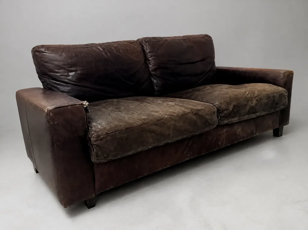 Das Sofa, Bezugsleder mit Altersglanz | Ledersofa Neubezug Das Sofa, Bezugsleder mit Altersglanz (Ledersofa, Sofa neu beziehen im Zürcher Oberland)