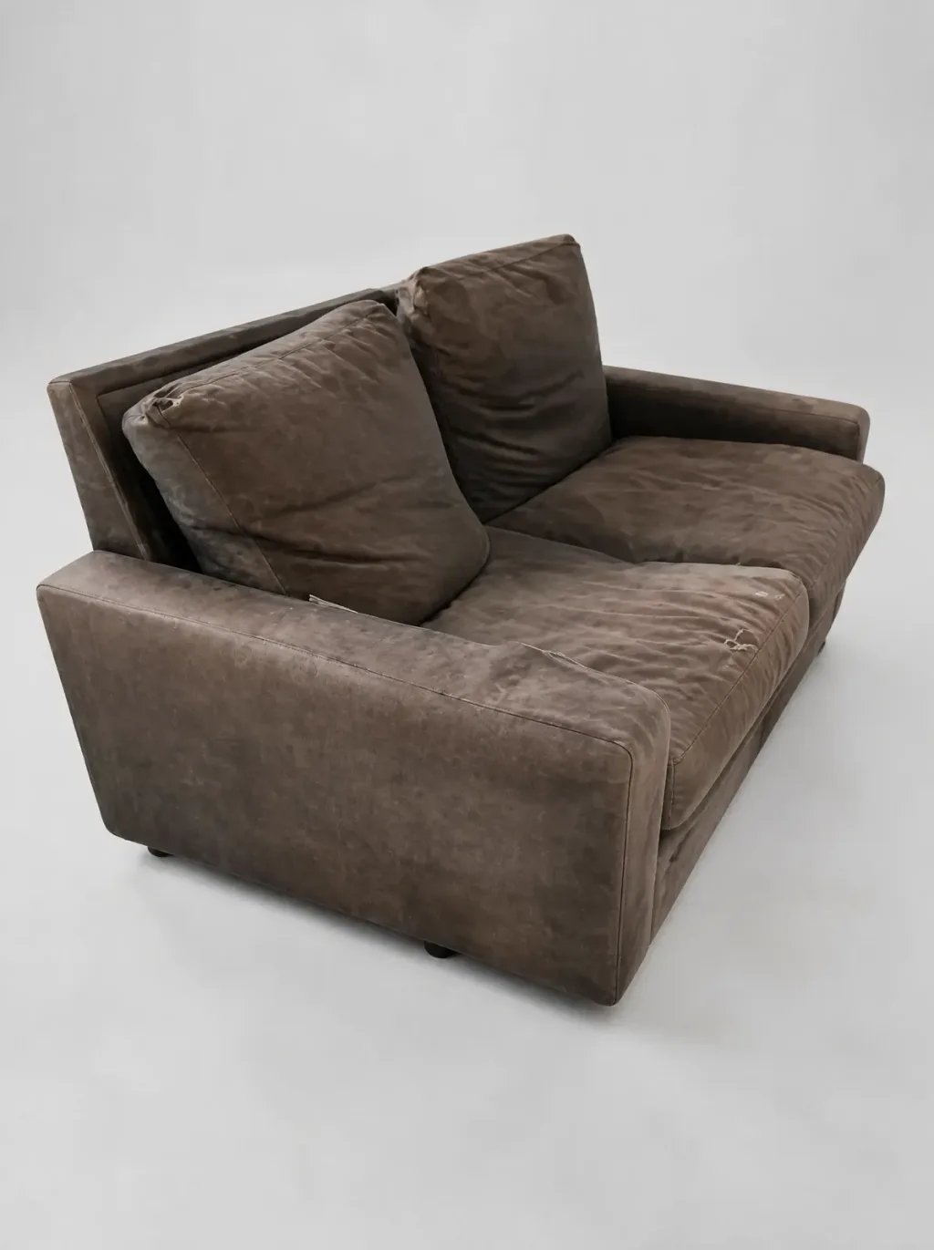 Rückenansicht mit Spannverschluss, wie wir sie als Vorlage nahmen | Ledersofa Neubezug Rückenansicht mit Spannverschluss, wie wir sie als Vorlage nahmen (Ledersofa, Sofa neu beziehen im Zürcher Oberland)