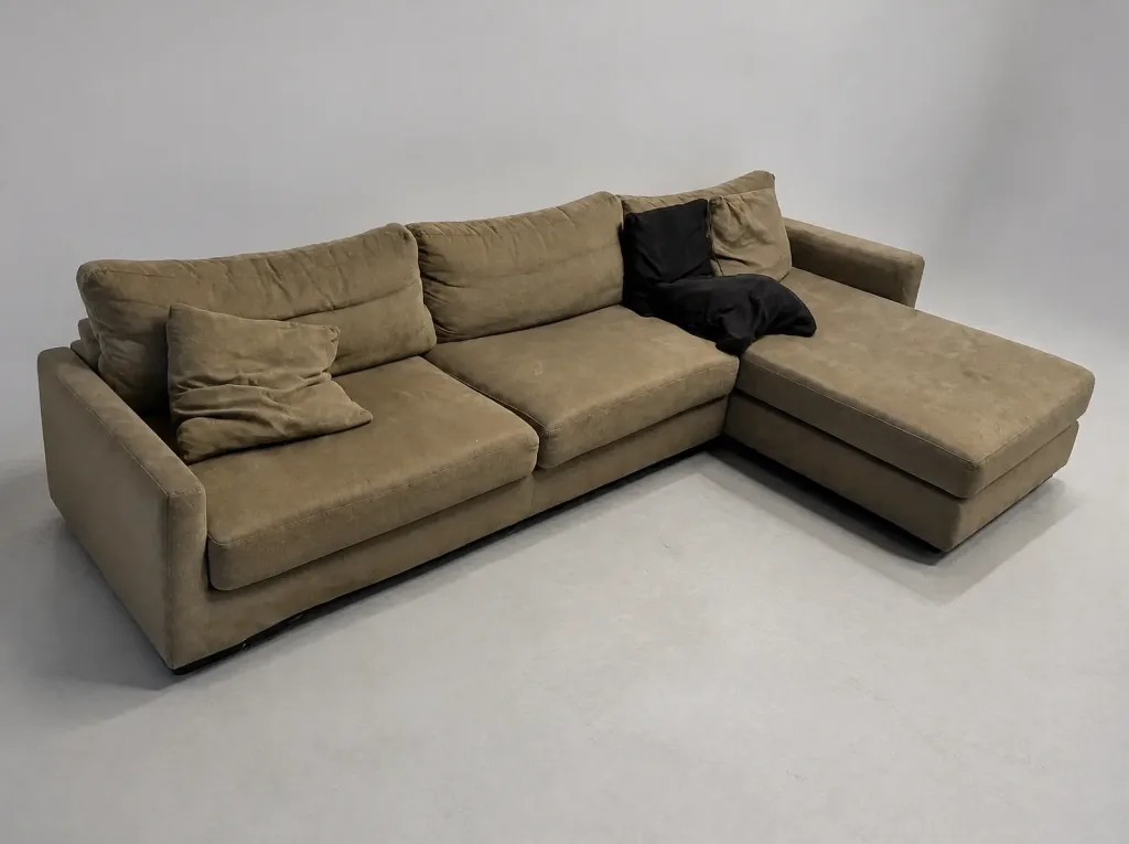 Gesamtbild des graubraunen Ecksofas | Ecksofa Sofa neu beziehen Neubezug in Wetzikon: Gesamtbild des graubraunen Ecksofas, Ecksofa